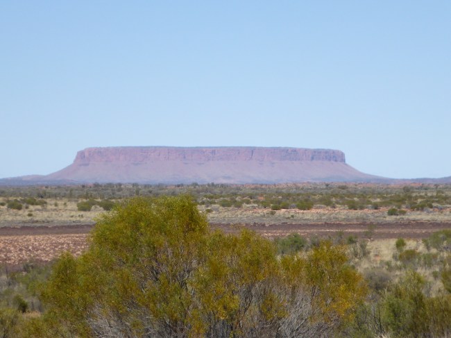 First view of this big rock, from about 50kms away.