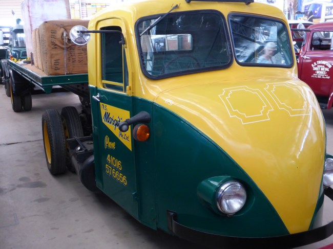 I remember seeing these three wheelers running around Woolwich, delivering goods from the trains.