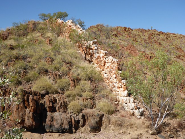 Natural Quartz outcrop, making the Chineses feel at home.