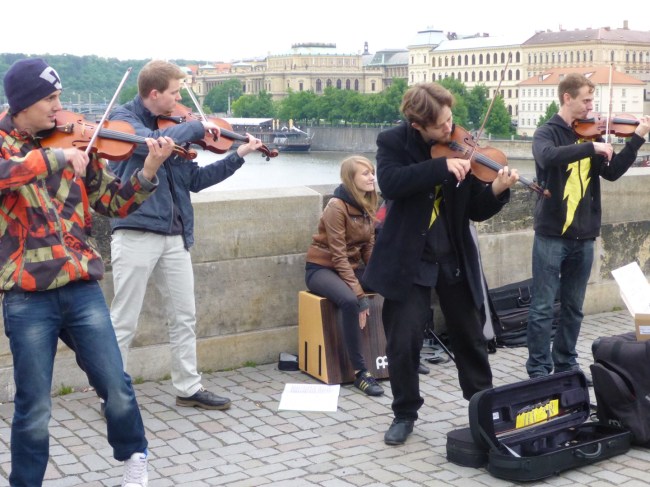 Street entertainment, Prague style.