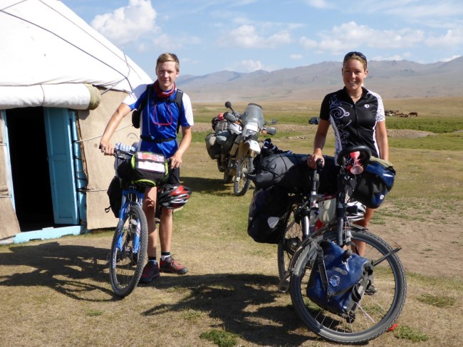 Anyone seen any Dutch cyclists? Ah, there they are!