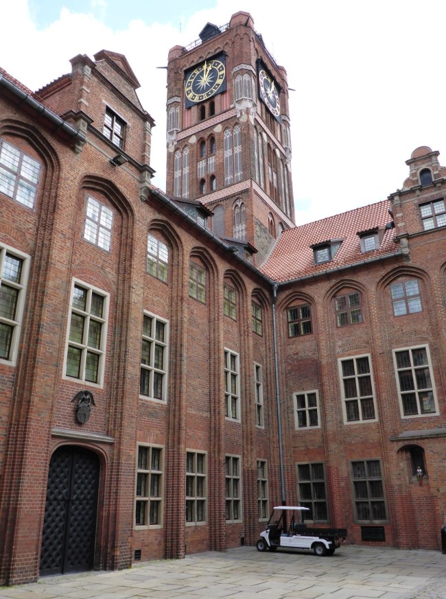 Courtyard and tower of the old town hall.