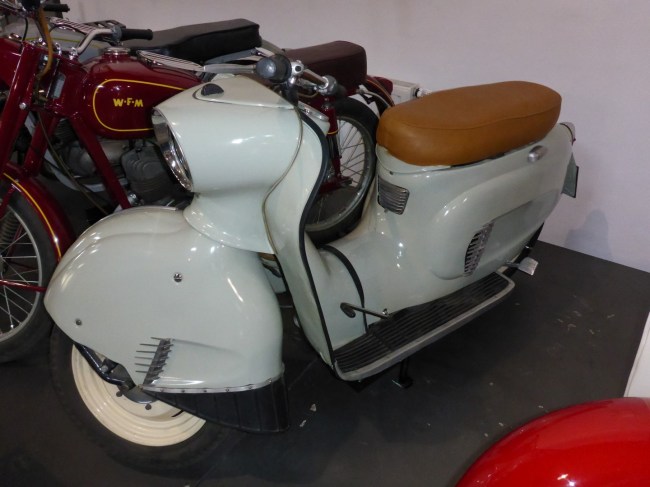 Rather strange motor scooter. All scooters are strange to me.