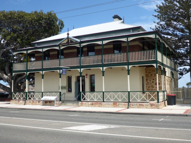Geraldton visitor centre and former station. A typical turn-of-the-century building. The railway used to run in front of it, along the main road.