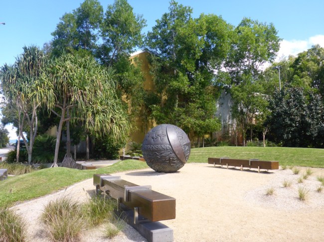 Nice sculpture with an Aboriginal theme.